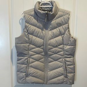 Women’s North Face 550 Vest